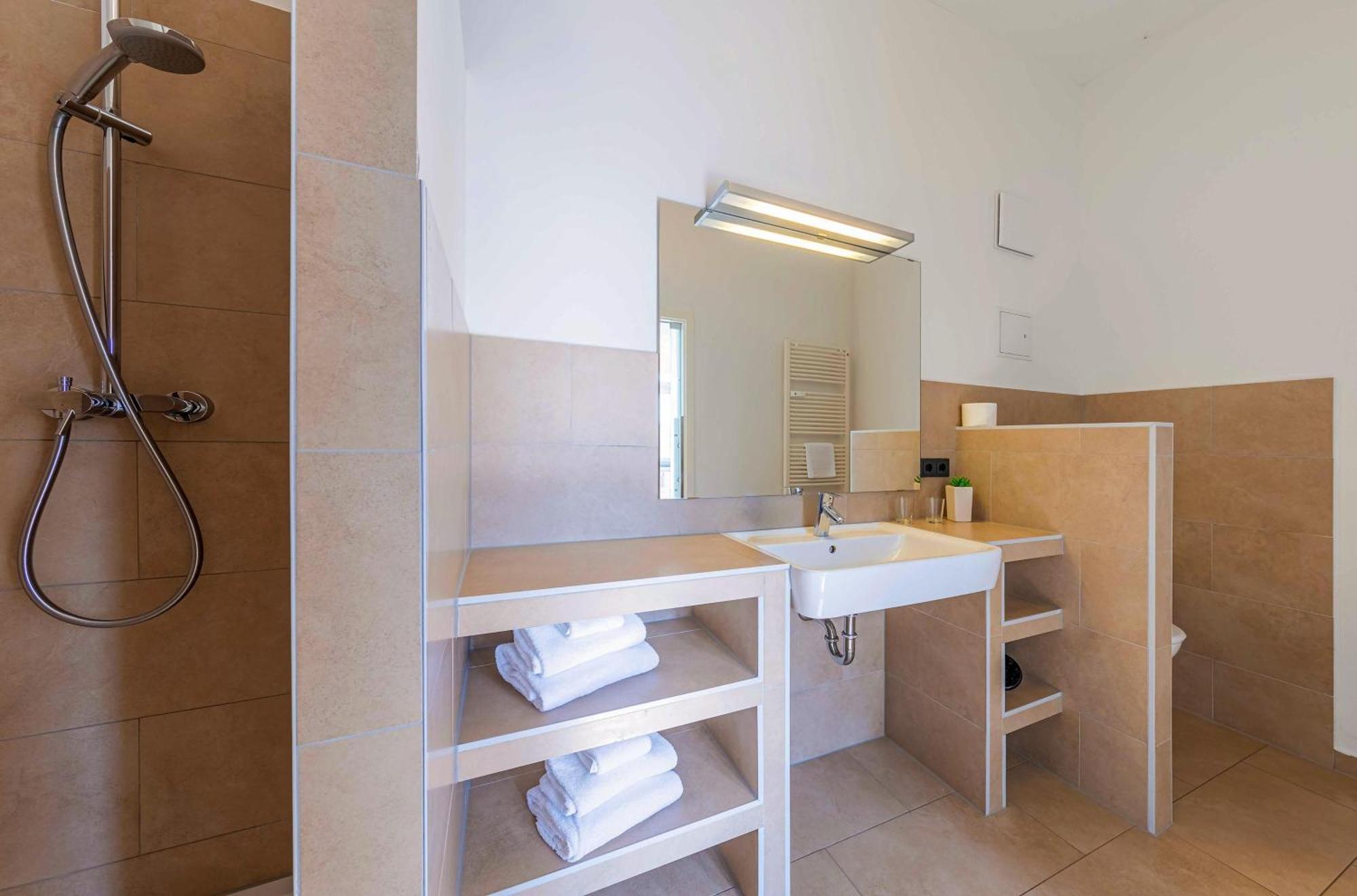 Altstadtapartment Carli- Komfortable Ferienwohnung Im Herzen Von Waren المظهر الخارجي الصورة
